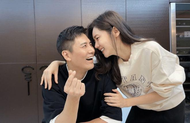 曝吴镇宇为儿子打包美食，费曼：网上的事不可信，父子两人之间有多少趣事？游戏画面